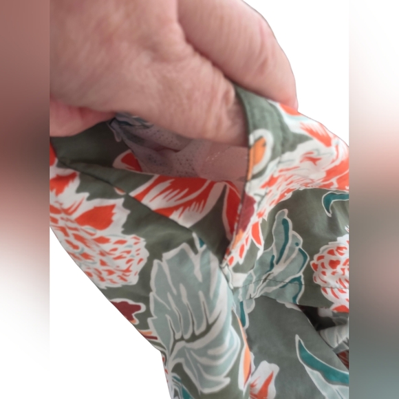 Patagonia Women's Barely Baggies Floral Print Athletic Shorts Size Large - Picture 6 of 7